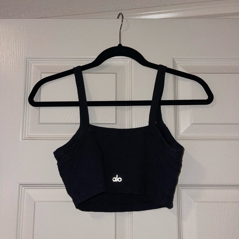 Alo Yoga - Ribbed Crop Whisper Bra Tank in black, size small
